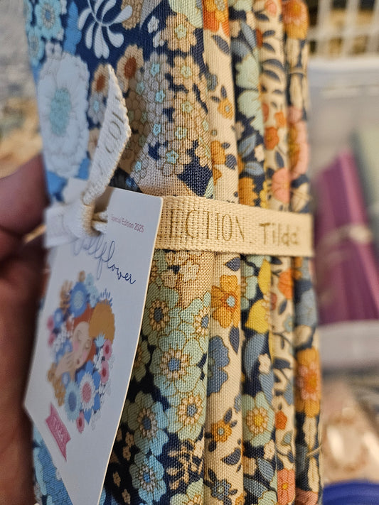 Tilda Wallflower Blue FQB 5 piece
